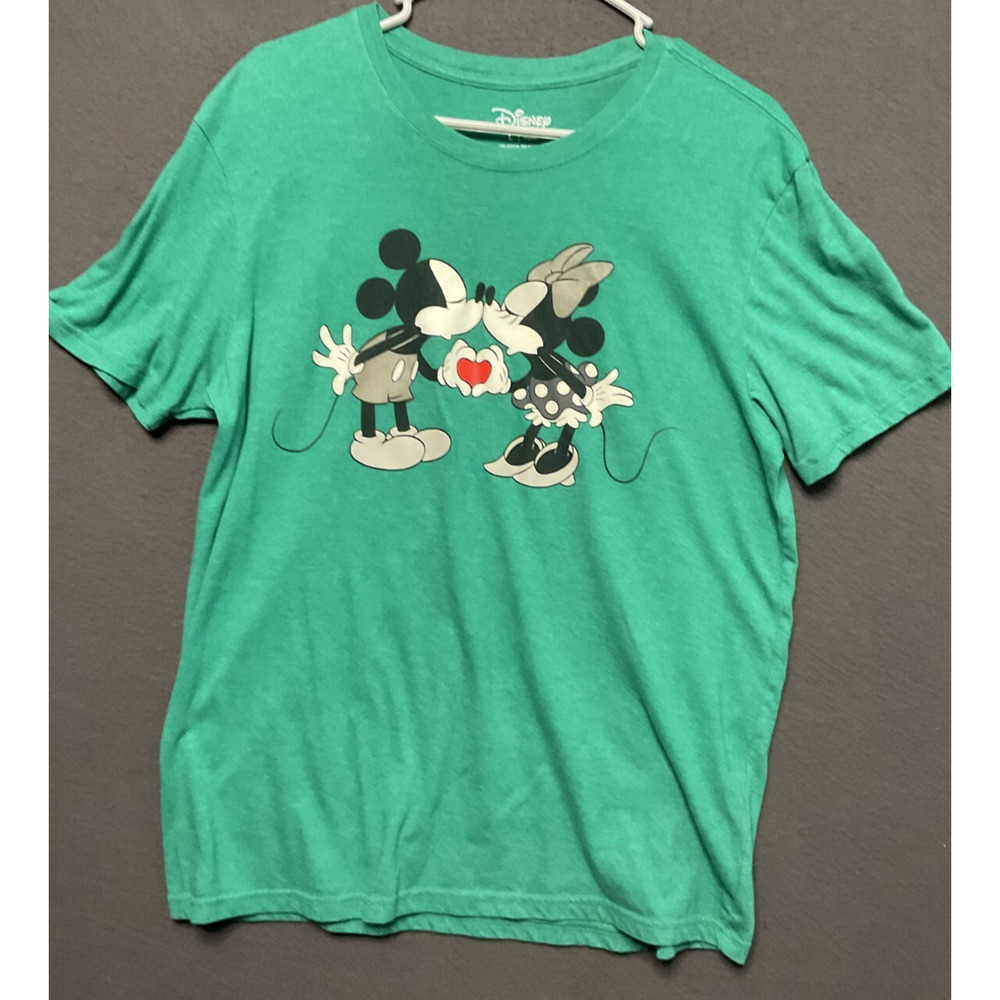 Disney Family Fun Mickey Minnie Green‎ T-Shirt Size L Kiss Graphic